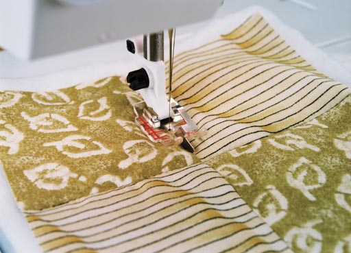 Pied transparent pour piqûre dans la couture Husqvarna