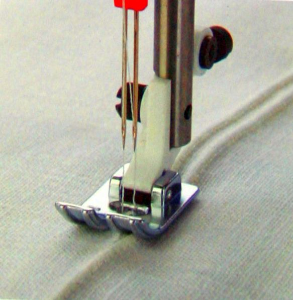 Pied à 3 nervures avec plaque de relief Husqvarna