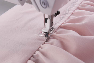 Pied bordeur transparent pour piqûre à droite - Husqvarna