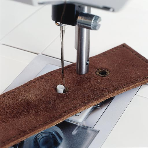 Plaque à oeillets 4mm Husqvarna