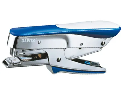 Pince à agrafer leitz 5545 77x36x184mm 15f agrafes n.10 coloris métal/bleu foncé