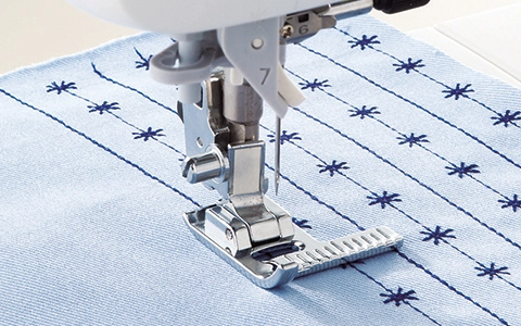 Pied avec guide Juki