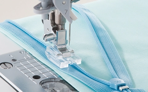 Pied pour fermeture à glissière invisible JUKI