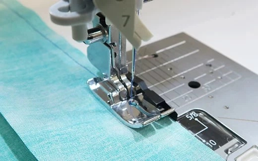 Pied pour points et ourlets invisibles Juki ( Série G /DX/ UX8 / NX7)