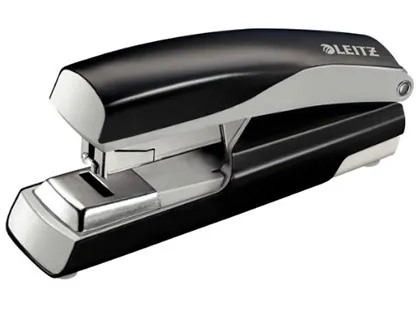 Agrafeuse leitz 5523 flatclinch capacité 40f agrafes 26/6 24/6 mécanisme métal capot plastique 70x43x145mm coloris noir