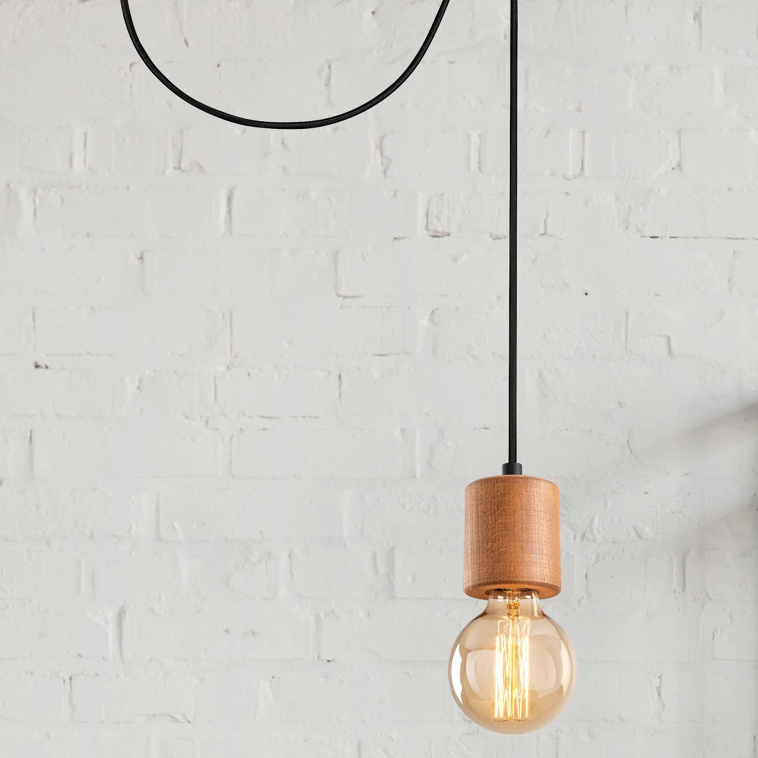 Lustre Noor en métal | Douille en bois | 49cm Dia | 100cm H | Noir