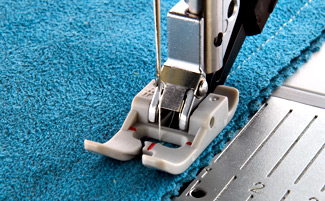 Pied anti-adhérant avec système IDT™ Pfaff