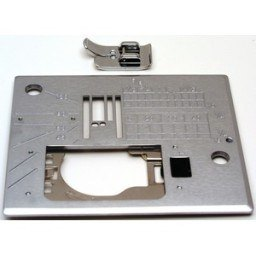 Kit plaque à aiguille + pied pour point droit Janome (tissus fins)