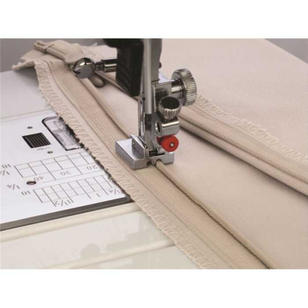 Pied fermeture invisible étroit "Z" Janome