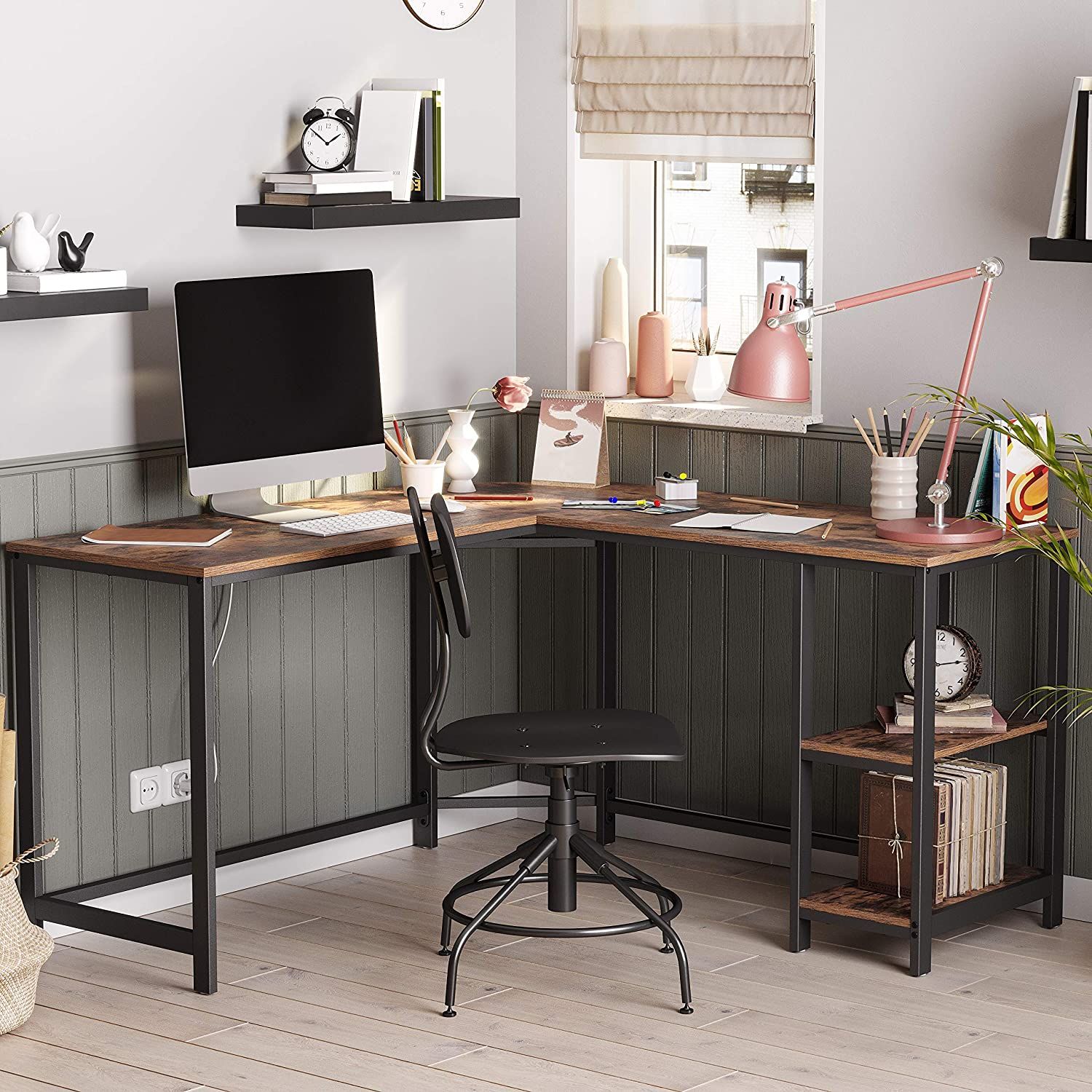 Bureau d'angle Fabrice 138cm 2 tablettes - brun rustique/noir
