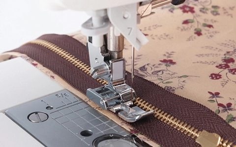 Pied pour fermeture à glissière JUKI ( 7mm)