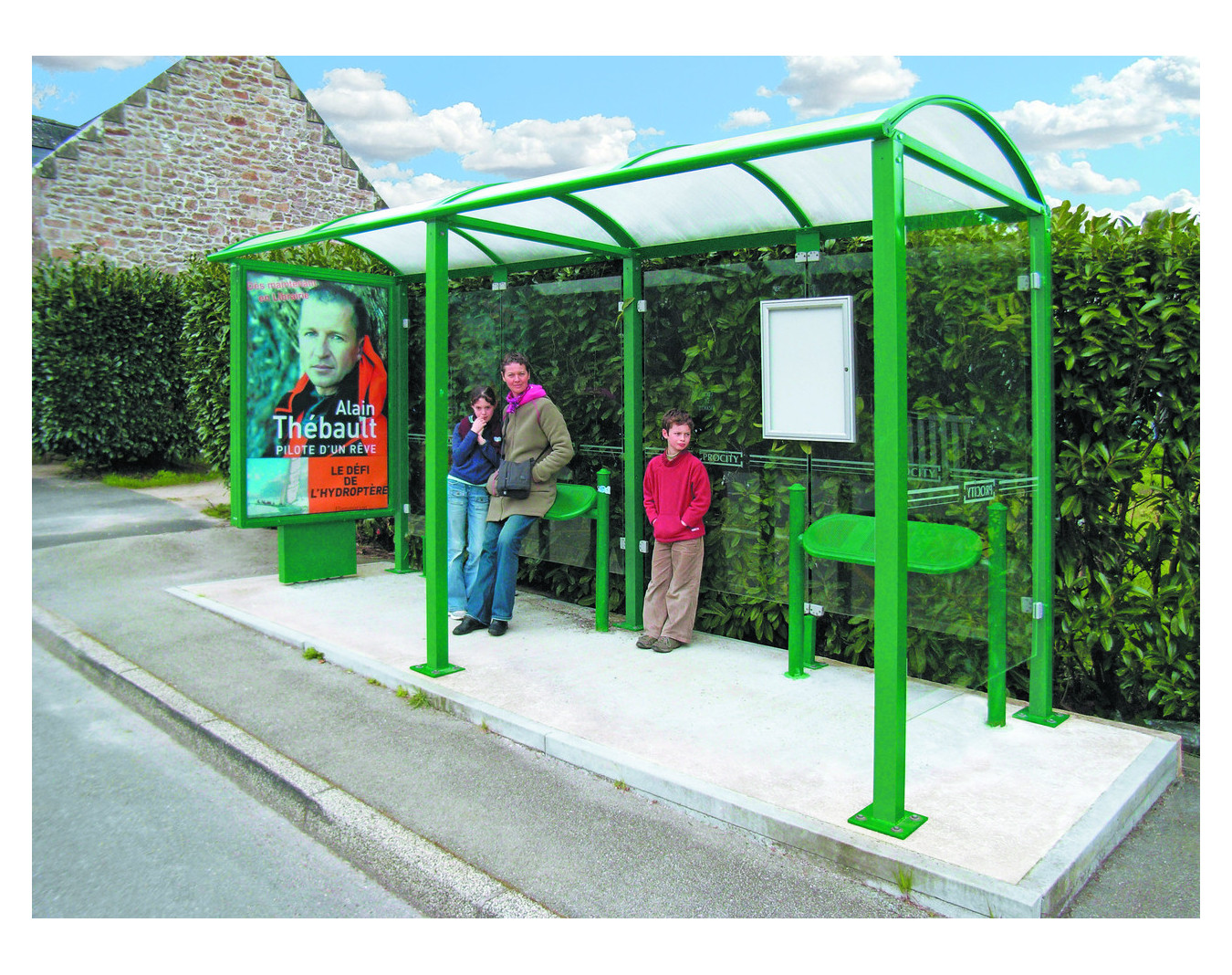 Abri bus poteaux carrés Port Cros