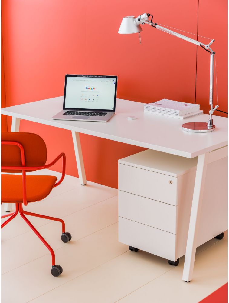 Bureau Ogi M en bois pieds métal en forme A (MDD) BOM