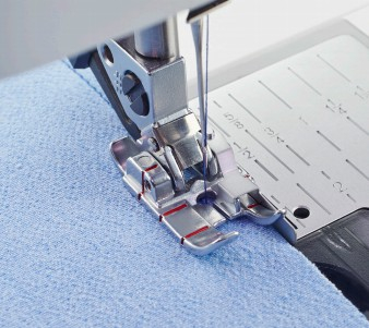 Pied 1/4 de pouce parfait avec guide pour système IDT Pfaff