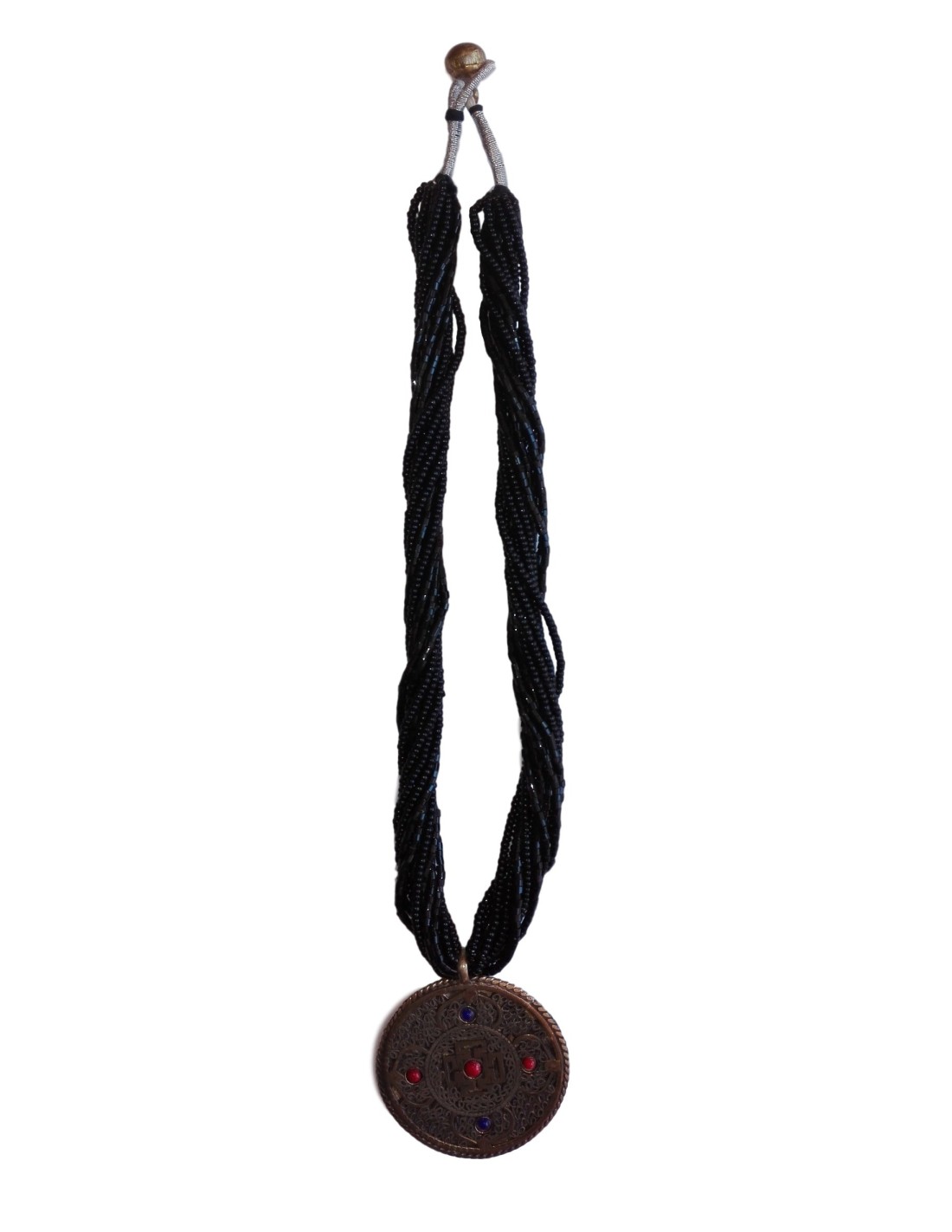 Collier en perle noire avec double amulette Om sanscrit - Élégance et protection spirituelle