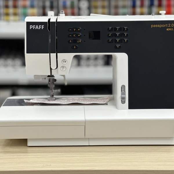 Machine à coudre occasion PFAFF PASSPORT 2.0