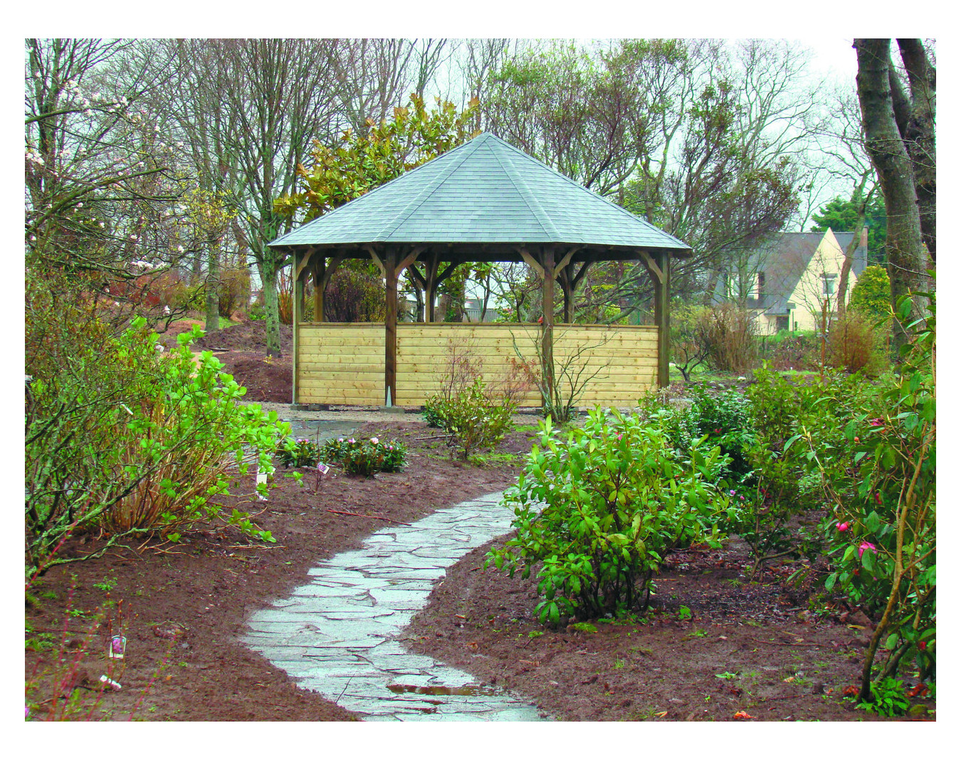 Kiosque rond toiture Shingle