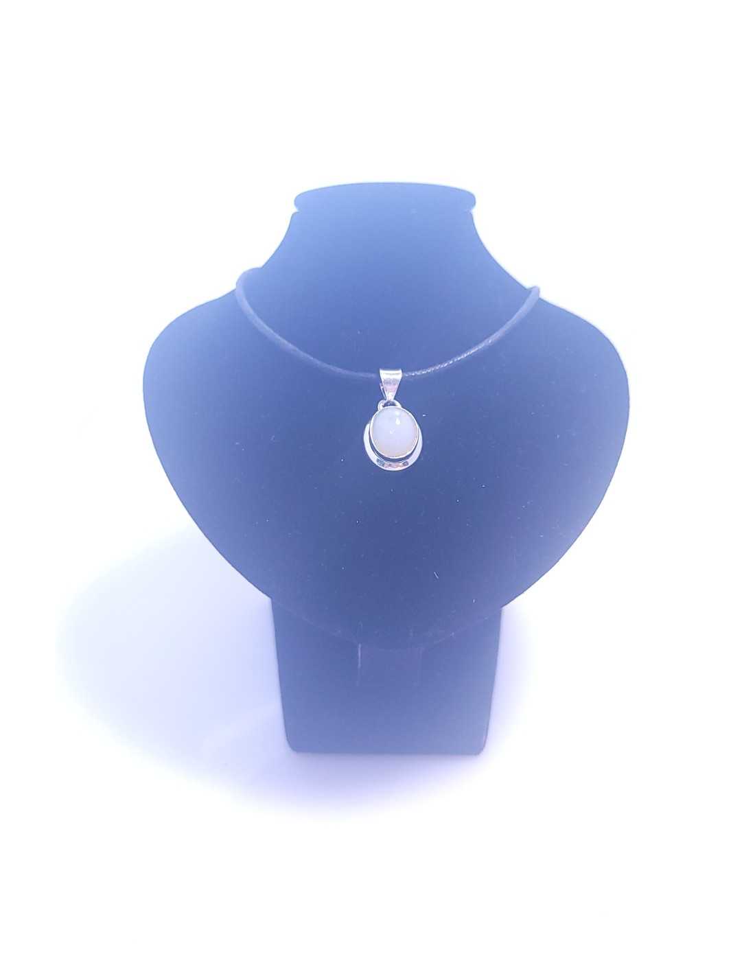 Pendentif cerclé argent en Pierre de Lune Rainbow 4g - Élégance et harmonie dans un bijou unique