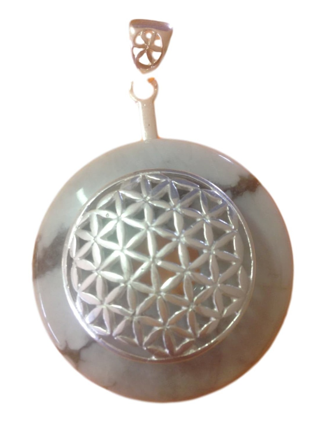 Pendentif Donut en Howlite avec Fleur de Vie - Harmonie et Sérénité