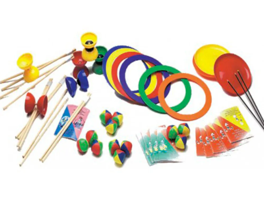 Pack jonglerie rototech:12 balles et 6 diabolos, 3 assiettes chinoise, 6 anneaux, 1 livret