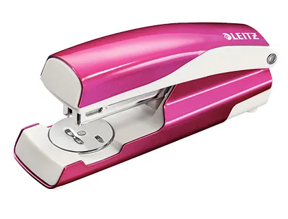 Agrafeuse leitz wow métal 40x58x145mm 30 feuilles agrafes 24/6 et 26/6 coloris rose
