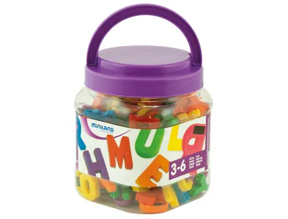 Jeu miniland lettres majuscules magnétiques pot de 154 pièces