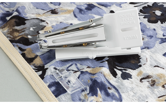 Guide pose biais double pour recouvreuses BROTHER