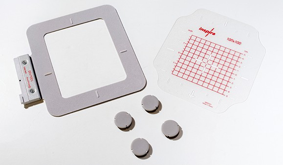 Cadre à broder SMALL METAL HOOP HUSQVANRNA ( 100 X 100 )