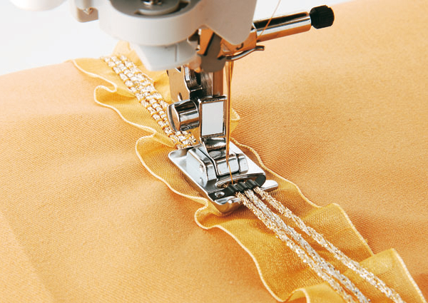 Pied pour 3 cordonnets 7 mm (canette à plat) Brother